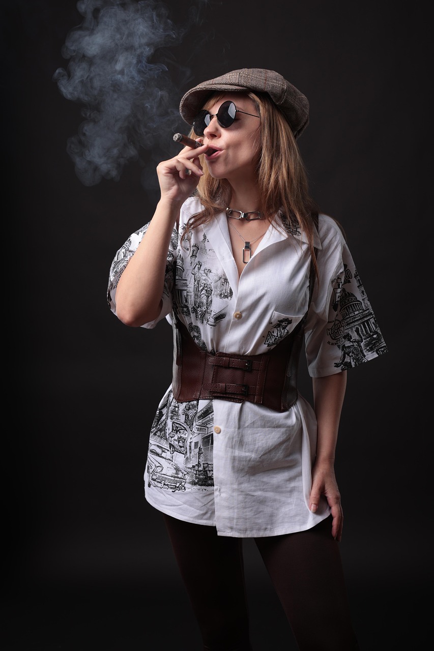 woman, model, cigar, smoker, to smoke, smoking, retro, vintage, tobacco, tobacco smoke, pose, cuban cigars, peaky blinders, cap, jazz, portrait
